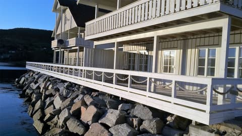 Tingvoll Fjordhotell