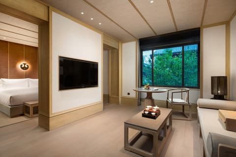 HUALUXE Hotels and Resorts Xi'an Tanghua, an IHG hotel