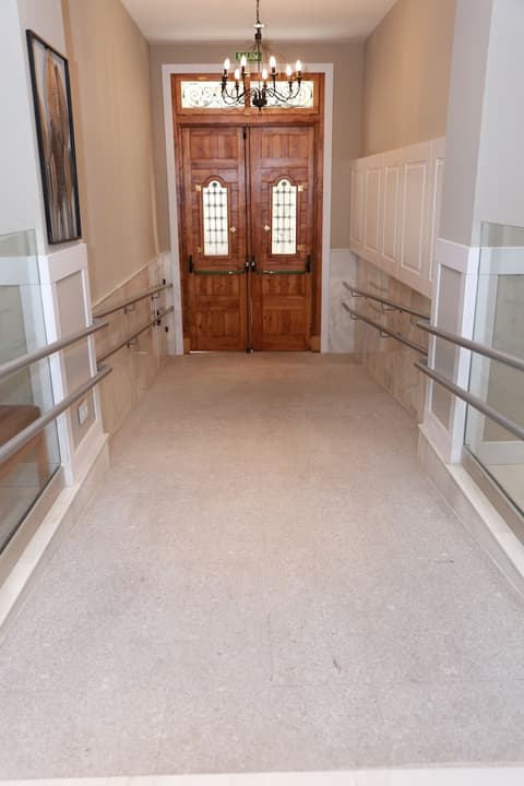 New Point Madrid Opera, Interior entrance