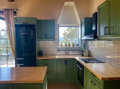 Marcora Historic Mansion, Private kitchen