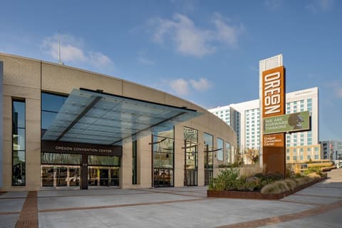 Hyatt Regency Portland at the Oregon Convention Center, Exterior
