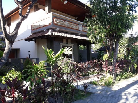 Puri Bali Lovina