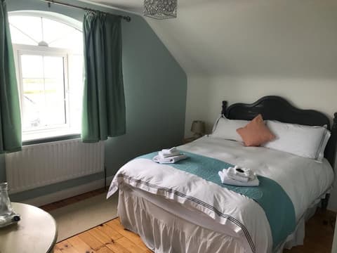 Rose of the Sea, Room