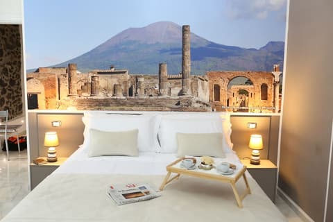 Palazzo Caracciolo del Sole, Room