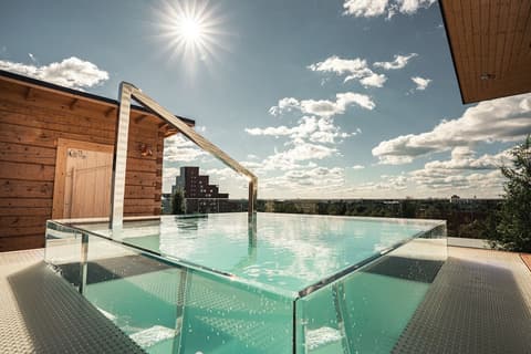VALO Hotel & Work Helsinki, Outdoor pool