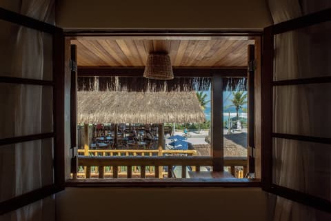 LONGBOARD PARADISE SUITES