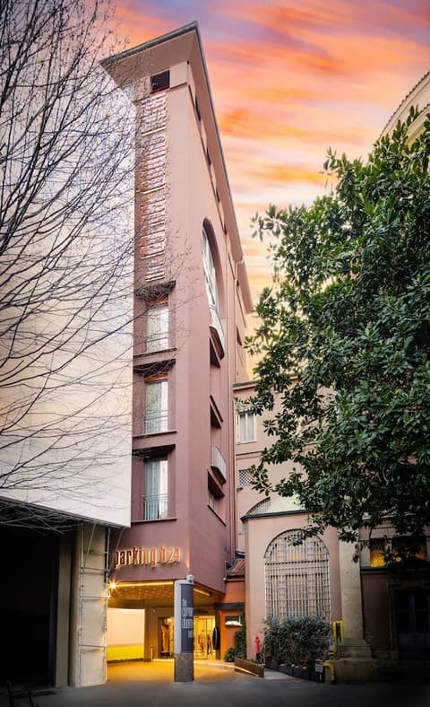 The Corner Duomo Hotel, Exterior
