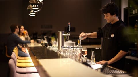 Holiday Inn - the niu, Air Frankfurt Messe by IHG, Bar (on property)