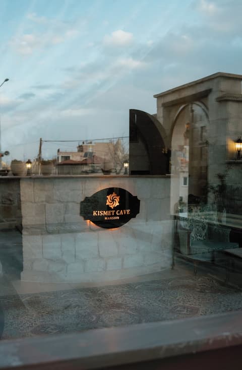 Kismet Cave Mansion