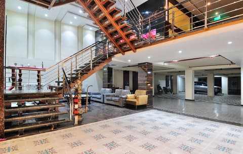 Hotel Grand Uddhav, Lobby