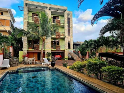 Résidence Padma, Front of property