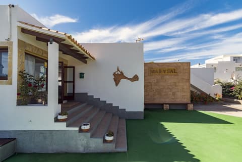 Apartamentos Mar y Sal, Front of property