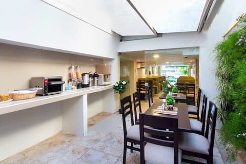 Hotel Avexi Suites By Geh Suites