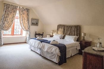 THE MANOR HOUSE AT KNORHOEK ESTATE