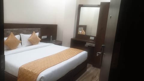 Kapish Home - All Pure Veg, Room