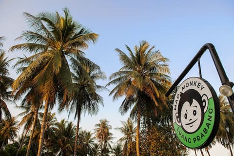 Mad Monkey Luang Prabang, Front of property