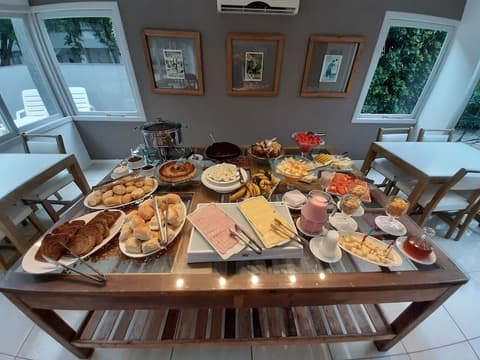 Caravaggio Praia Hotel