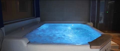 Hotel Cavallotti & Giotto, Indoor spa tub