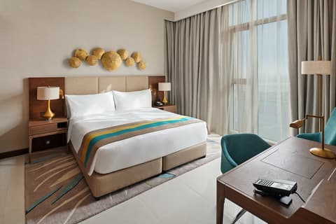 Holiday Inn Dubai Al-Maktoum Airport, an IHG Hotel