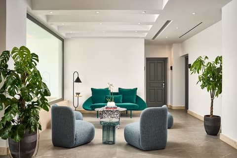 Alleys All-Suite Hotel & Spa, Reception