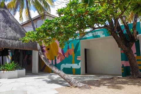 Nílu Isla Mujeres by Selina