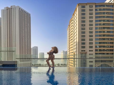 Pullman Sharjah, Pool