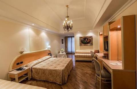 LH Domus Caesari, Room