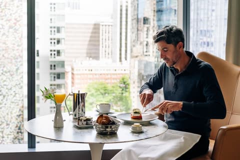 Lotte Hotel Seattle, In-room dining