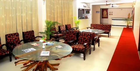 Hotel Sea Face, Lobby sitting area