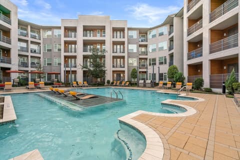 Kasa Love Field-Medical District Dallas, Pool