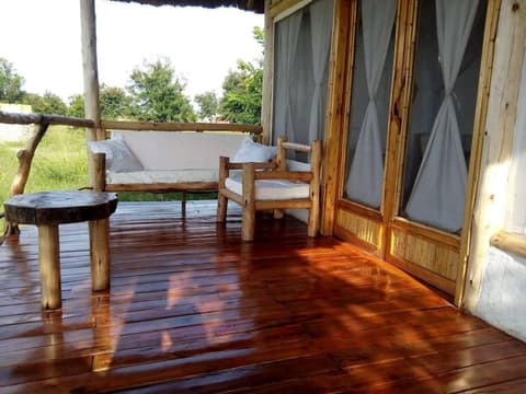 Kazinga Wilderness Safari Camp, Terrace/patio
