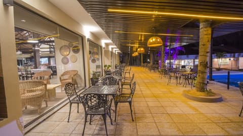 Complejo Turistico Americano, Restaurant