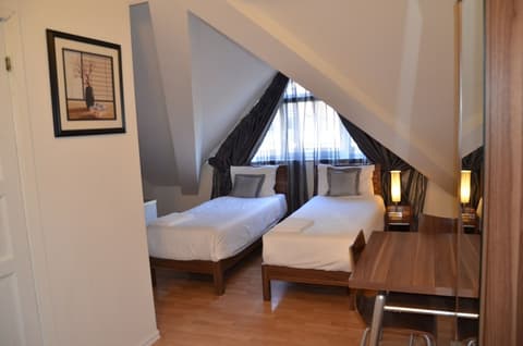 Central City Apartments, Room