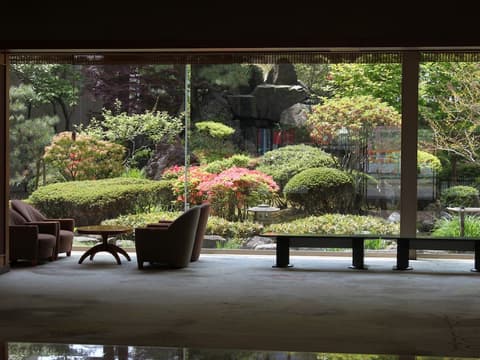 Hanabishi Hotel, Lobby