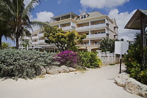 Coral Sands Beach Resort, Beach