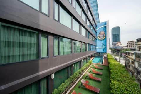 Vic3 Bangkok, Outdoor pool