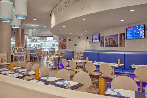 H2 Hotel Berlin Alexanderplatz, Breakfast area