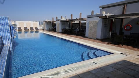 Tulip Hotel Apartment, Rooftop pool