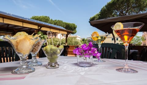 Hotel Casa Tra Noi, Food and drink