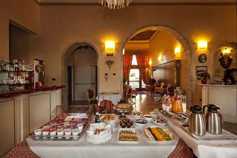 Albergo Antica Corte Marchesini, Breakfast buffet