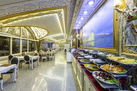 Marmaray Hotel, Restaurant