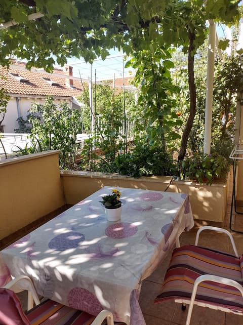 Anna Guesthouse, Terrace/patio