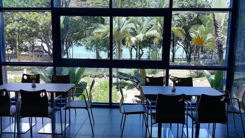 Imperial Resort Beach Hotel, Dining