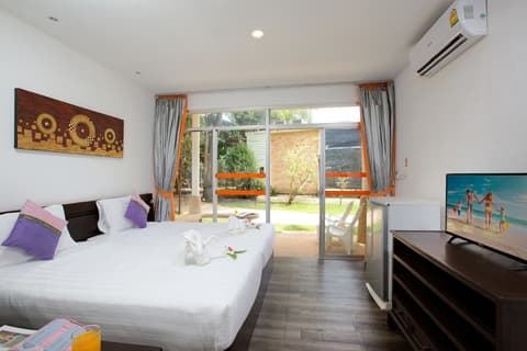 Phuket Sea Resort, Room
