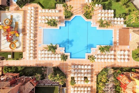 Iberostar Waves Málaga Playa, Outdoor pool