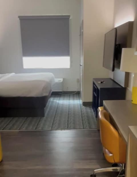 Comfort Suites Oil Center, Room