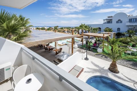 Smy Mediterranean White Santorini, Room