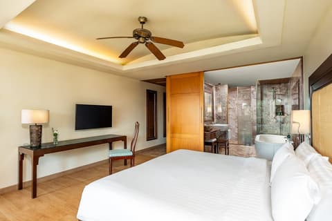 Centara Grand Beach Resort Phuket, Room