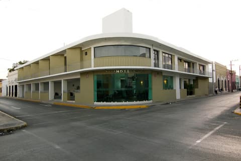 Hotel Embajadores