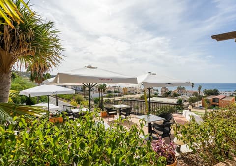 LA TARTANA HOTEL BOUTIQUE